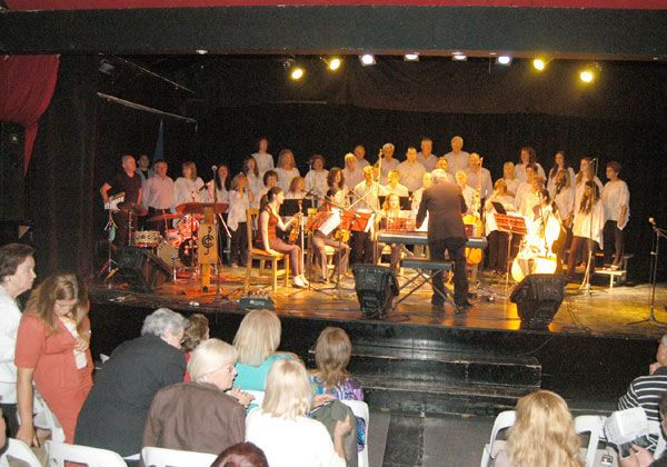 Una noche tanguera se vivió en un Centro Cultural colmado de espectadores