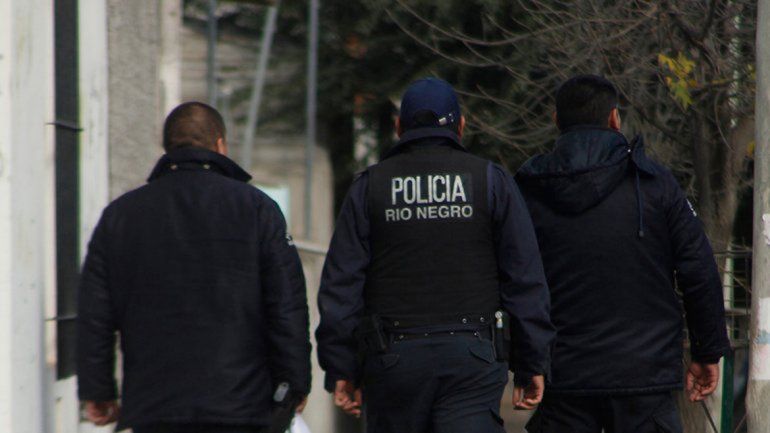 Investigan a policías por el chaleco antibalas del ladrón