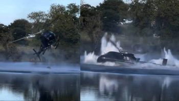 El helicóptero bajó al lago a cargar agua para continuar con su tarea de apagar incendios forestales cuando, por razones desconocidas, perdió el control y se estrelló en el agua.