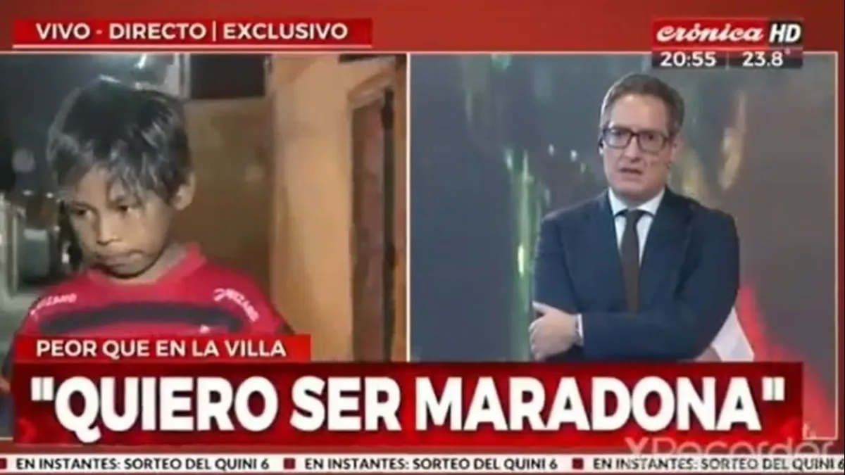 El nene que sueña con ser Maradona para salir de la pobreza