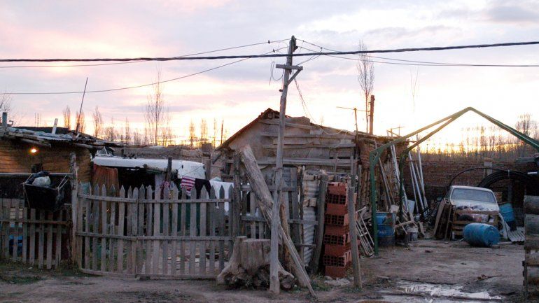 En las tomas esperan una mejor distribución de la energía eléctrica y que se intensifique la recolección de residuos. El dueño del Obrero quiere impedirlo.