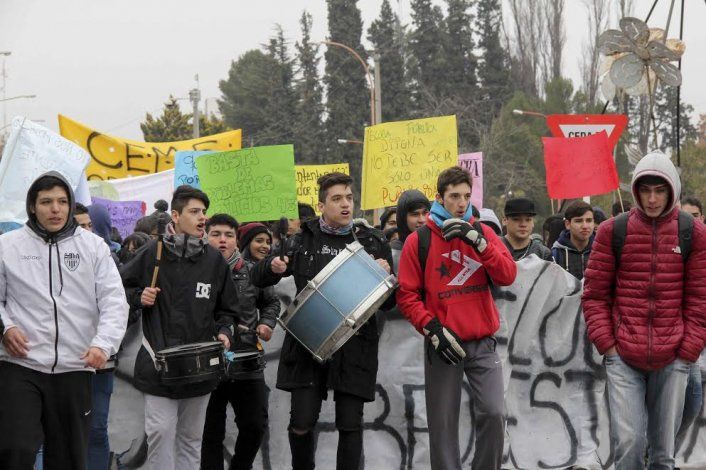 Estudiantes cipoleños protestaron por problemas edilicios