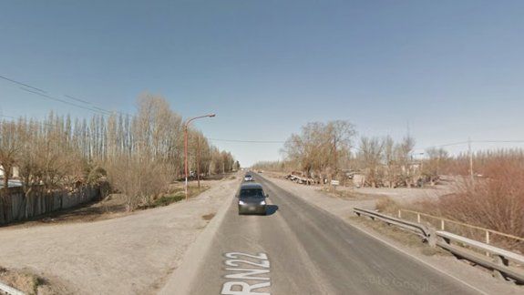 Cruzó la ruta sin mirar con su nieto de 9 años y lo atropellaron  