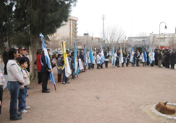 Cipolletti celebró el 195º aniversario de la emancipación nacional