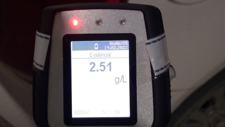 ¡Un peligro!: lo atraparon manejando con 2,51 g/l de alcohol en sangre