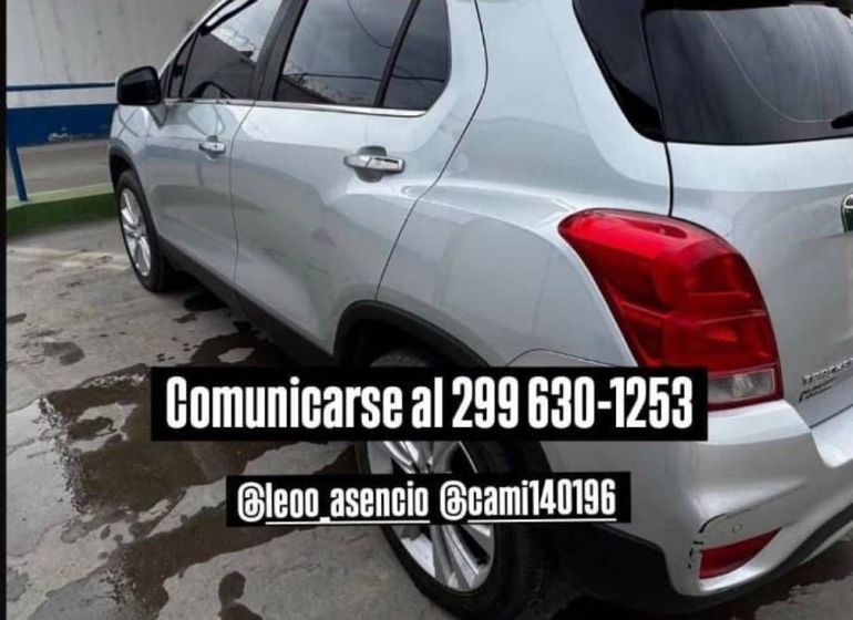 La camioneta robada en Cipolletti.