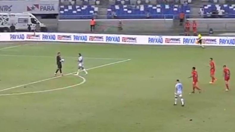 ¡Debutaron los 8 segundos en el fútbol brasileño! Por esta acción cobraron por primera vez un córner en contra a un arquero