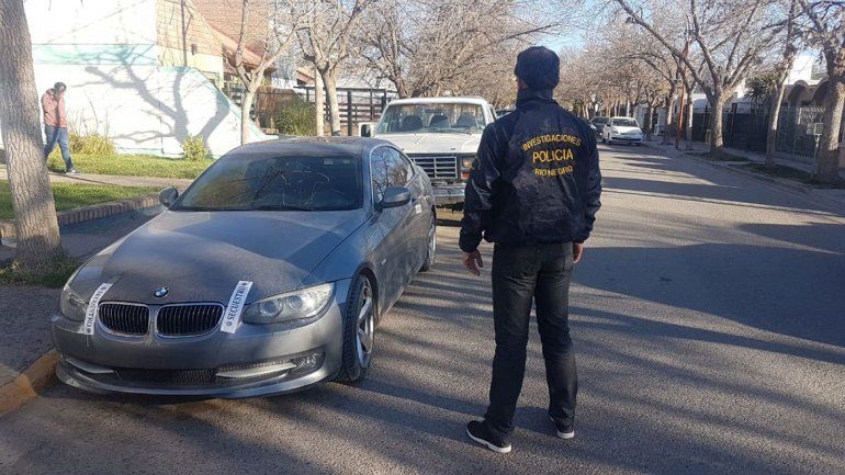 Querían verificar un lujoso auto con todo adulterado