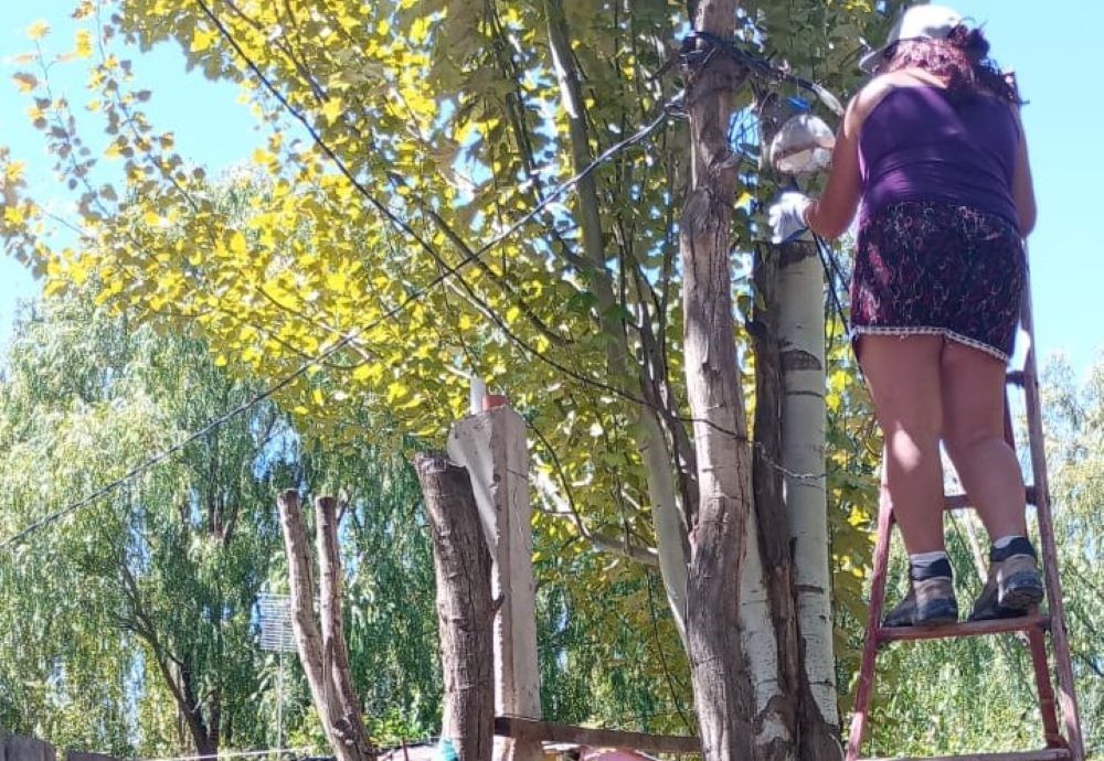 Los trabajos de conexión fueron realizados por los propios habitantes del barrio.&nbsp;