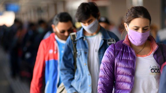 Otro día récord en el país: hubo 438 positivos y 11 muertos por coronavirus
