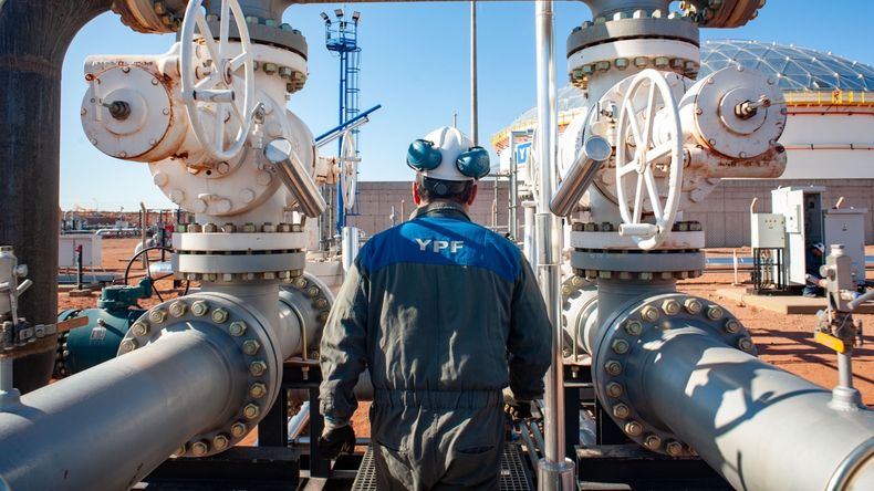 YPF anunció una inversión récord de US$ 6.000 millones para 2026 | LMCipolletti.com YPF anunció una inversión récord de US$ 6.000 millones para 2026