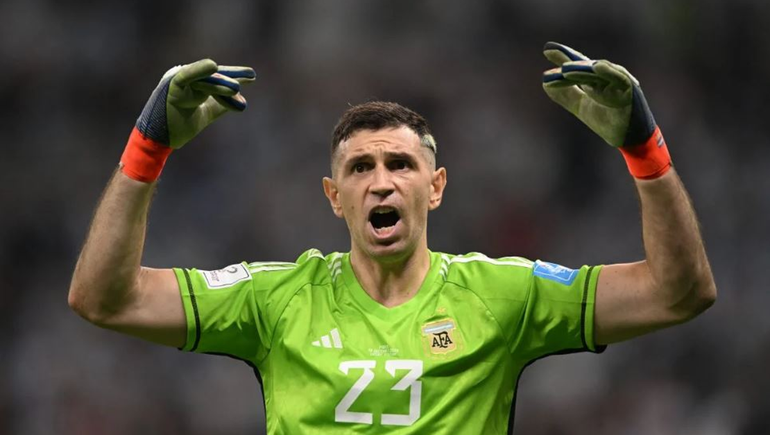 Salió una ley a la medida de lo que pidió Francia después de la definición del Mundial. El cambio reglamentario parece destinado exclusivamente al Dibu Martínez.&nbsp;