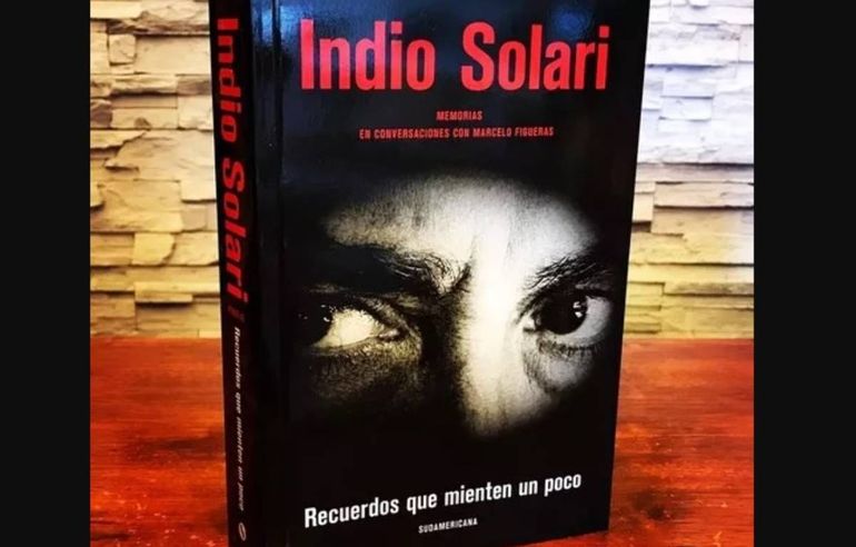 Las memorias del Indio Solari en un libro que hoy vale oro.