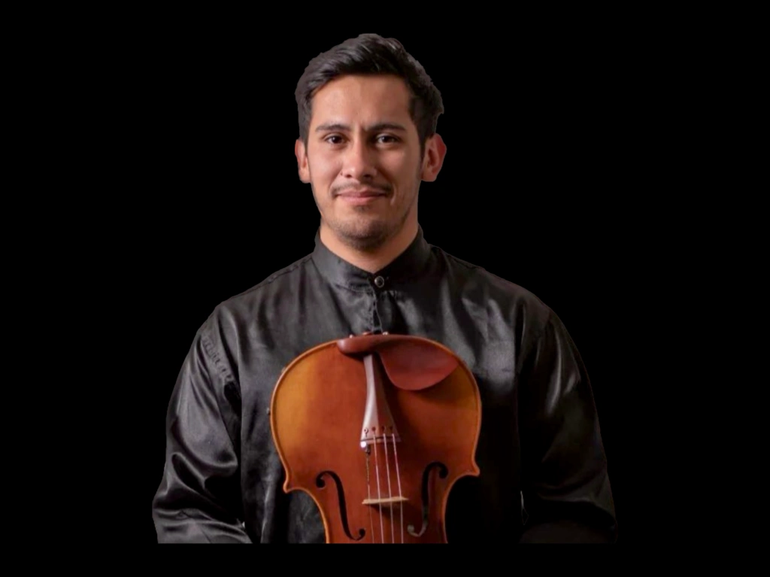 Gustavo Castillo se desempeña como docente en seminarios de Práctica Orquestal en Viedma desde el 2019.