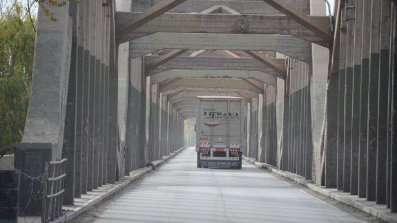 Unos 150 vehículos pasaron por el carril exclusivo en el puente
