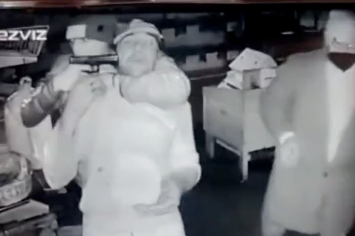 Video: lo tomaron de rehén para robar una verdulería y lo balearon en la nuca
