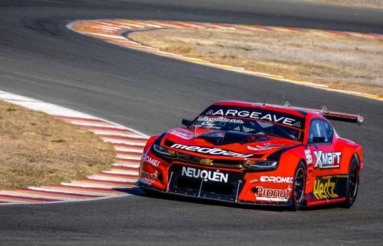 El Turismo Carretera se disputa en Buenos Aires.