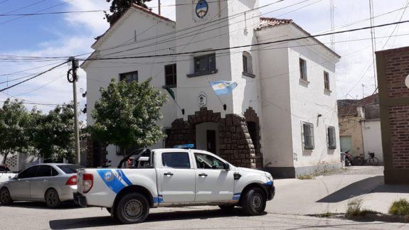 Robó un pantalón: el mechero detenido es un policía de Allen