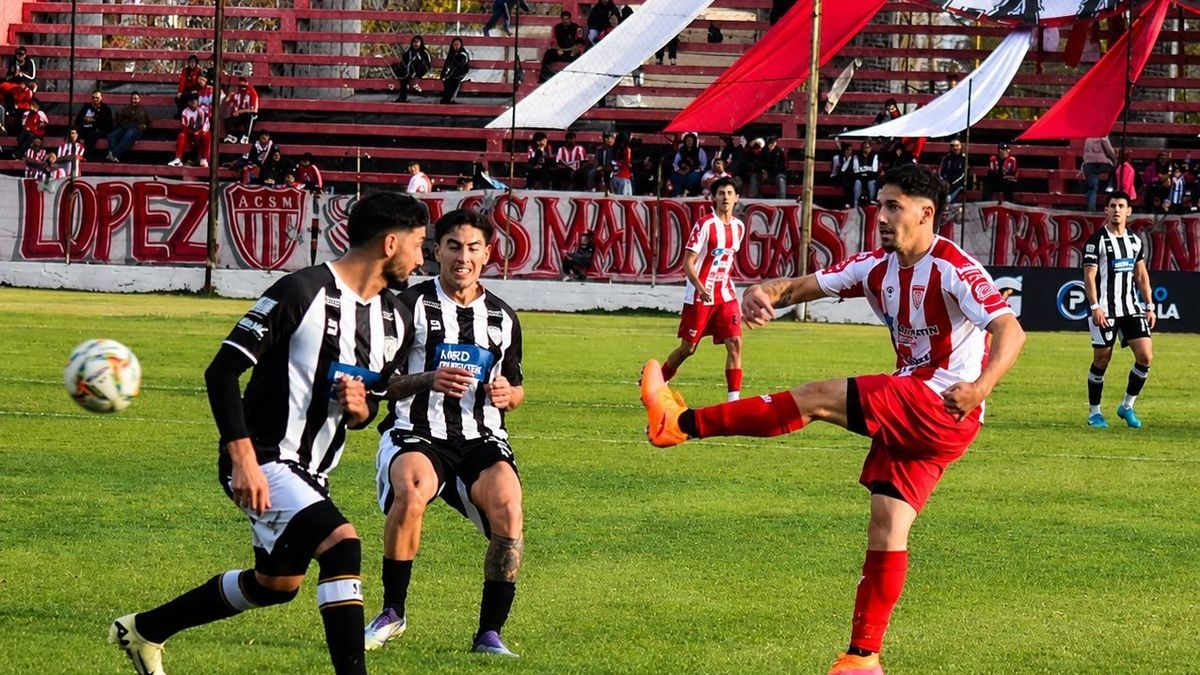 Cipo tuvo varias chances y sufrió un golazo. (Foto: Actualidad Chacarera)