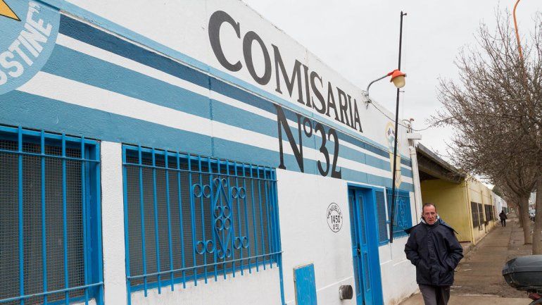 Brutal ataque sexual a una joven dentro de un auto