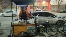 bien despierto: invento el cafe movil y la rompe toda en los barrios cipolenos