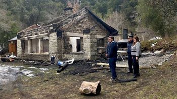 buteler visito la zona incendiada en mascardi y se reunio con las victimas