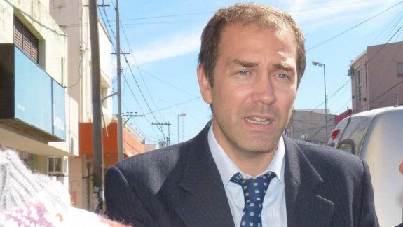 Un policía seguirá preso por corrupción de menores