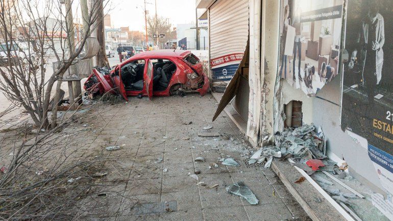 Mirá las impactantes imágenes del accidente de calle La Esmeralda