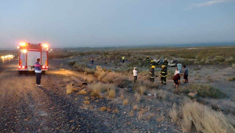 Un hombre murió en un vuelco camino al lago Pellegrini