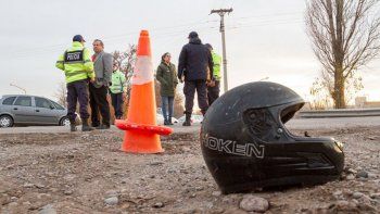 vecinos exigen la colocacion de un semaforo en un peligroso cruce de la ruta nacional 22