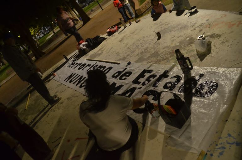 Se conmemora este martes el 50° aniversario del golpe de Estado del 24 de marzo de 1976. Un grupo de cipoleños se reunió en la víspera en la plaza San Martín para organizar la marcha que está prevista para repudiar fecha y acontecimiento.
