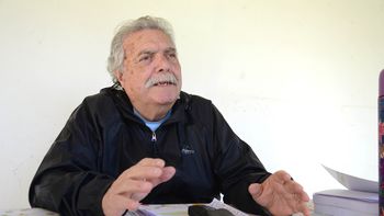 Héctor Di Carli reconstruye su historia y sus transformaciones en su libro “La fruticultura del Curu Leuvu”.