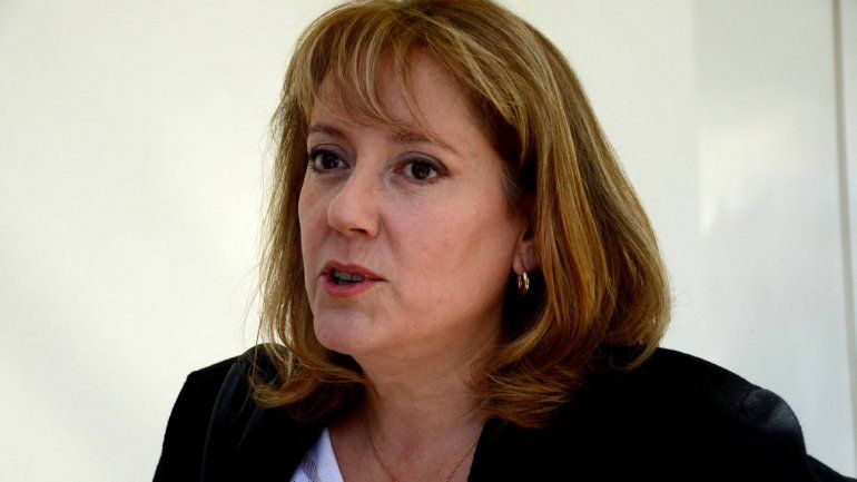 Alicia Comelli .