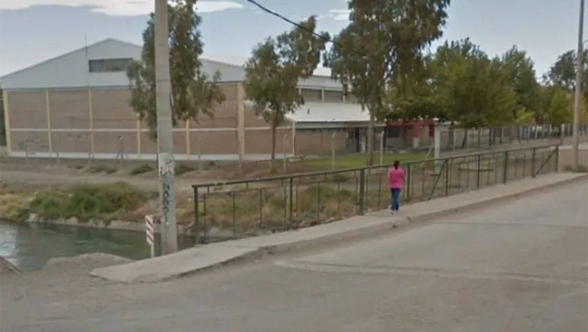 Misterio en Allen: encontraron a un joven herido de bala debajo de un puente