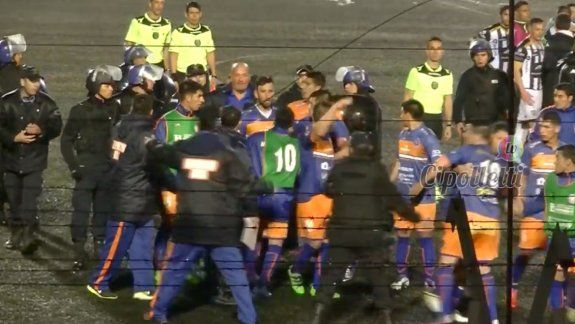Piden sanciones por agresión de los jugadores roquenses 