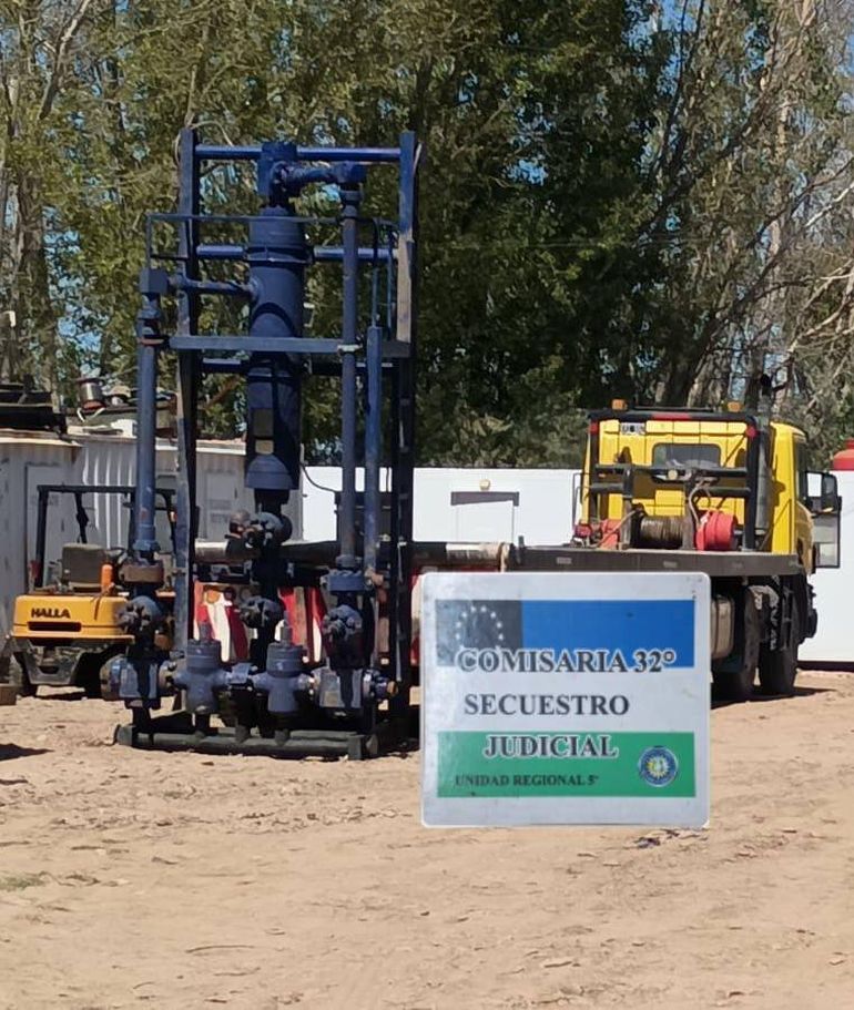 El procedimiento debía cumplir con una orden de allanamiento para el secuestro de un Desarenador K10 color azul. El procedimiento debía cumplir con una orden de allanamiento para el secuestro de un Desarenador K10 color azul.