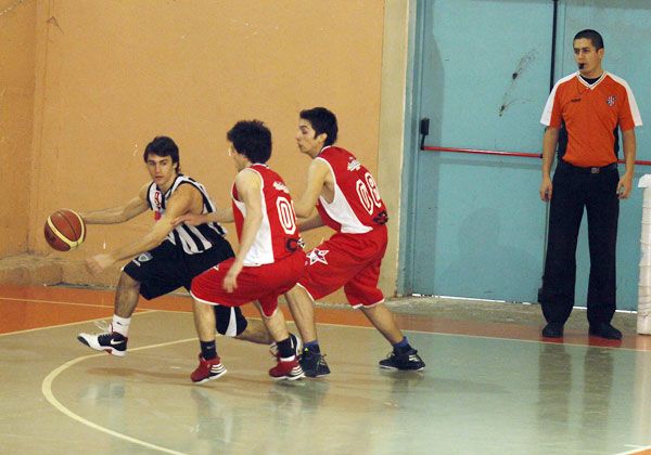 Doble jornada de básquet en el Complejo Municipal