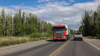 El tránsito pesado de Vaca Muerta supera la capacidad estructural de las rutas patagónicas. | LMCipolletti.com El tránsito pesado de Vaca Muerta supera la capacidad estructural de las rutas patagónicas.