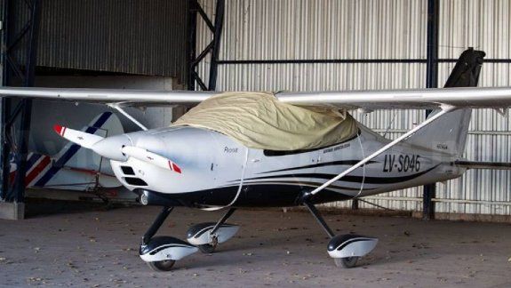 Bajó del avión