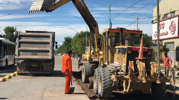 El Municipio anunció el reasfaltado final sobre calle Naciones Unidas tras la finalización de trabajos de cloaca. El Municipio anunció el reasfaltado final sobre calle Naciones Unidas tras la finalización de trabajos de cloaca.
