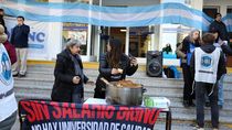 Docentes de universidades realizan un paro este viernes.