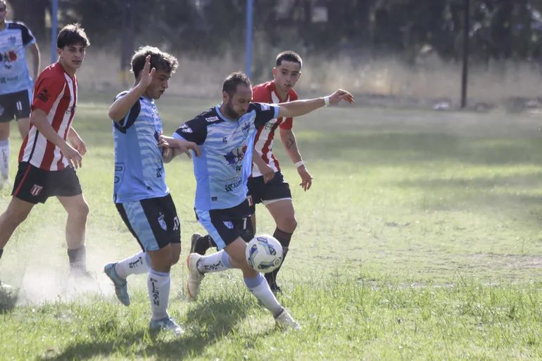 Dómini se retiró hace poco con la camiseta de Pillmatún.