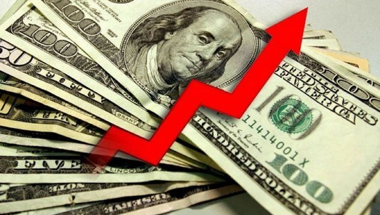 Nuevo récord del dólar blue: sube $22 y cotiza a $422