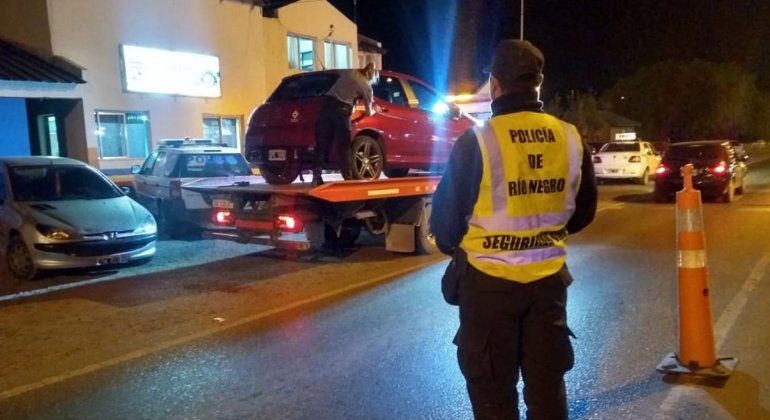 Atraparon a diez conductores borrachos en el primer domingo del año en Cipolletti 