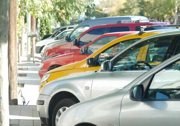 Estacionar en el centro, un desafío para los cipoleños