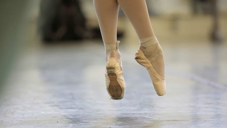 Centro de Arte y Ballet niega acto de discriminación denunciado por madre de menor