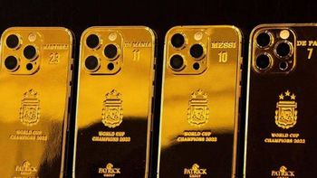desmienten que lionel messi les haya regalado un iphone banado en oro a los campeones del mundo
