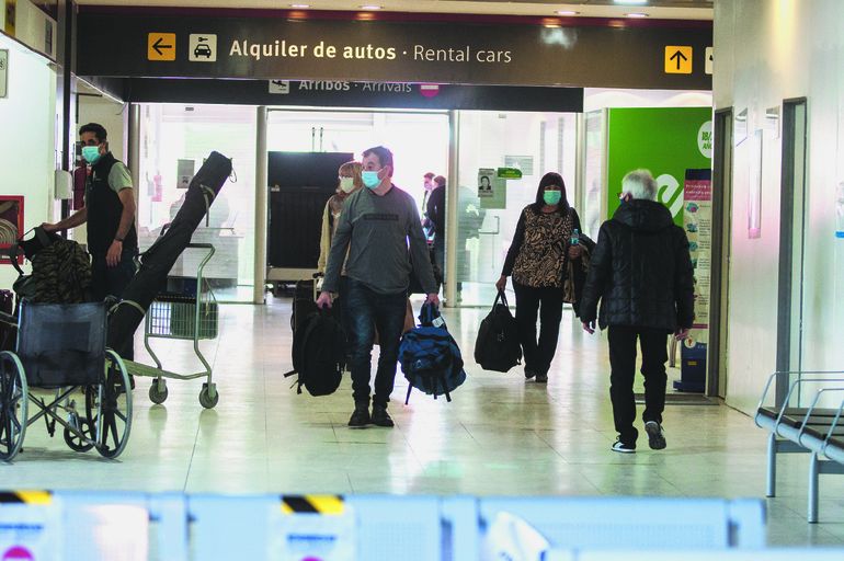 Cipolletti: le cancelaron el vuelo y tendrán que indemnizarlo