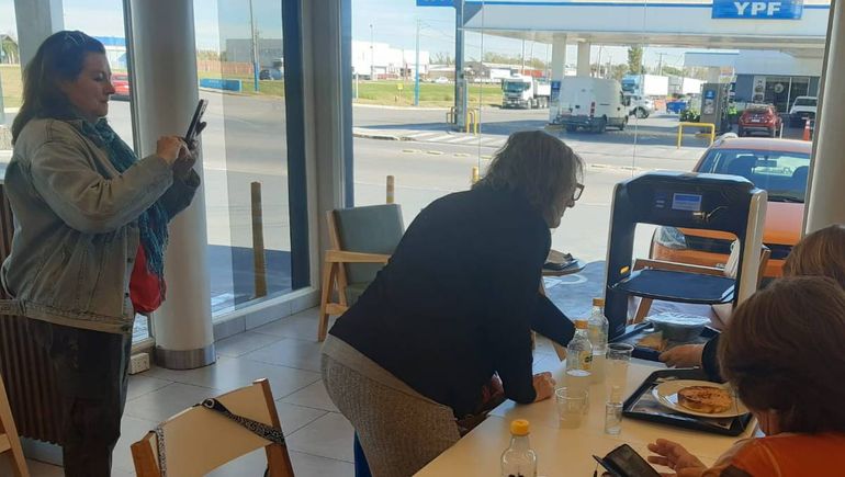 Boty se convirtió en la vedette de la tienda Full.