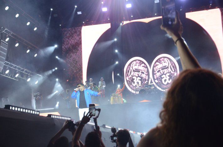 Los Auténticos Decadentes brindarán un show gratuito este domingo en Allen.